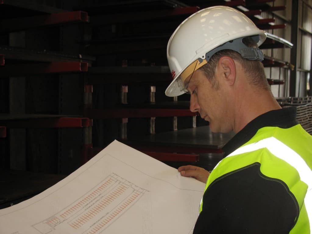 Warehouse Racking Inspector S.E.M.CO – UK Suppliers of heavy-duty warehouse and Yard Racking